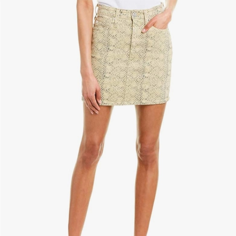 AG Jeans The Vera Snakeskin Mini NWT
Skirt Size 25